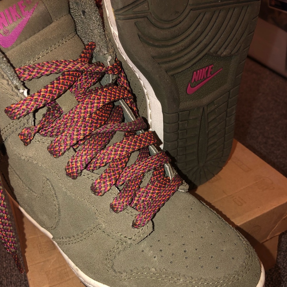 Women’s Sz 7 Dunk Sky HI